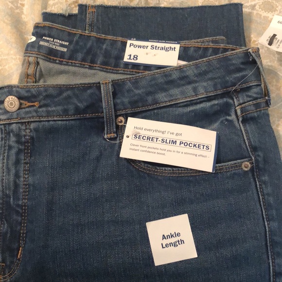 Old Navy Power Straight High Rise Ankle Length Jeans. Size 18. NWT - Picture 4 of 5